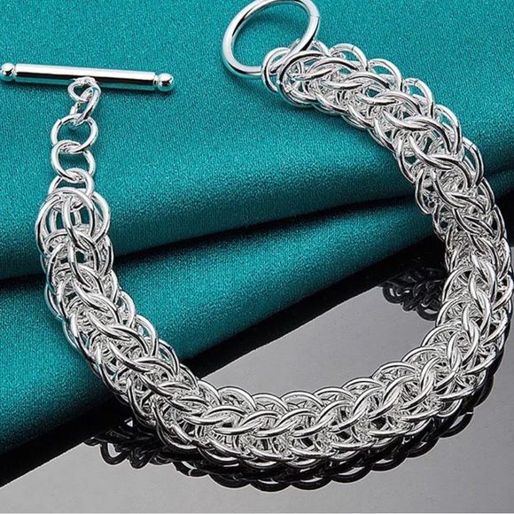 925 Sterling Silver Interlocking Circle Toggle Closure Bracelet - Picture 5 of 5